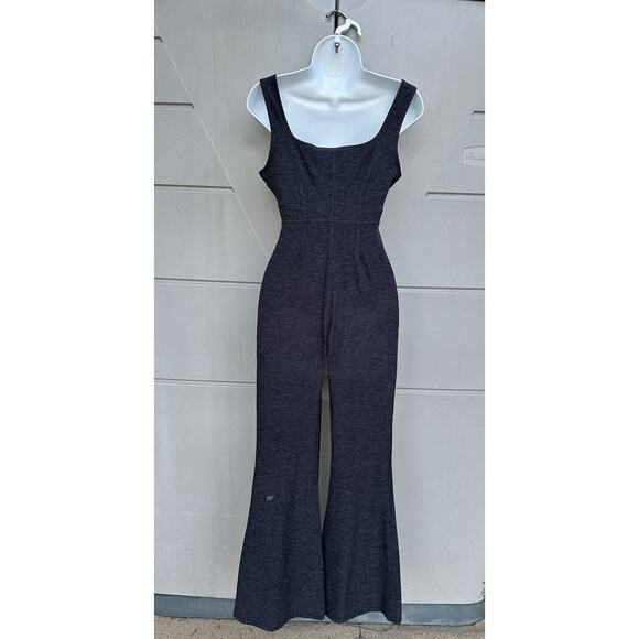 Fabletics Heatherflex Kick Flare Jumpsuit In Charcoal Sz M Square Neck Build In - Picture 11 of 15